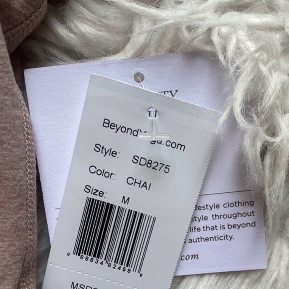 Beyond Yoga Women's Beige Crop Top Size Medium - Picture 9 of 9